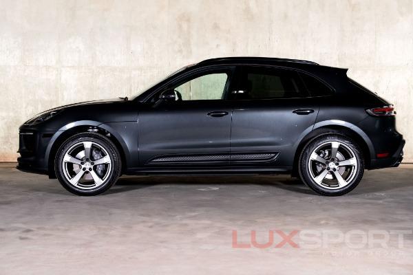 Used 2022 Porsche Macan  | Woodbury, NY