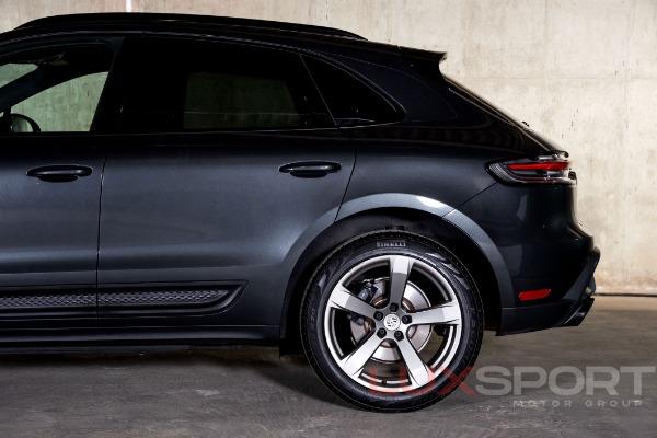 Used 2022 Porsche Macan  | Woodbury, NY