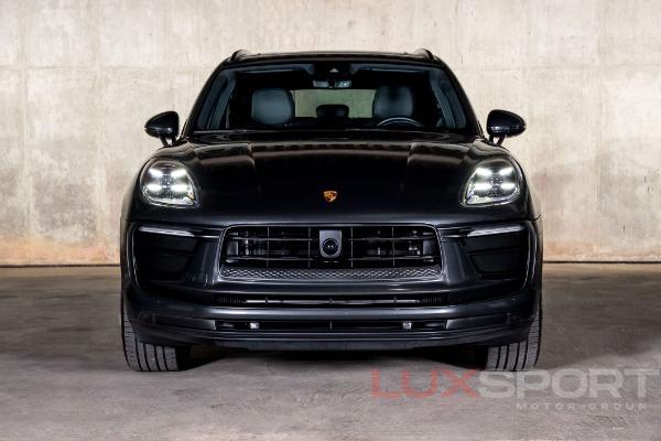 Used 2022 Porsche Macan  | Woodbury, NY