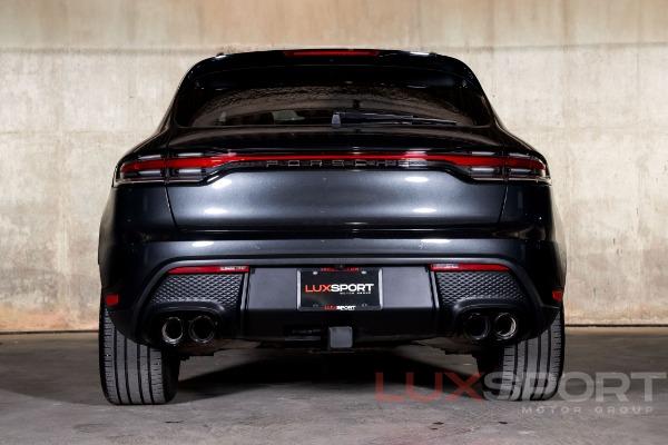 Used 2022 Porsche Macan  | Woodbury, NY