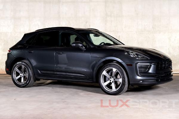 Used 2022 Porsche Macan  | Woodbury, NY