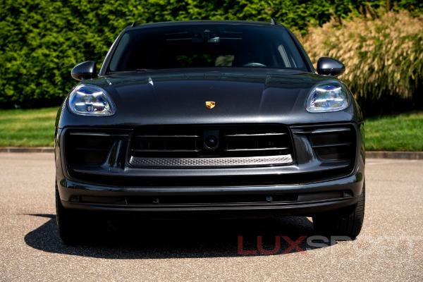 Used 2022 Porsche Macan  | Woodbury, NY