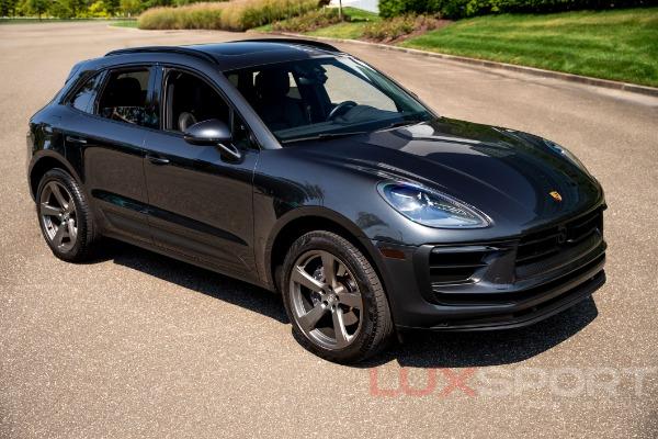 Used 2022 Porsche Macan  | Woodbury, NY