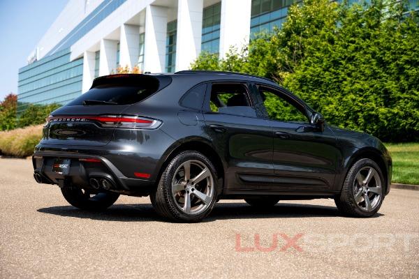 Used 2022 Porsche Macan  | Woodbury, NY