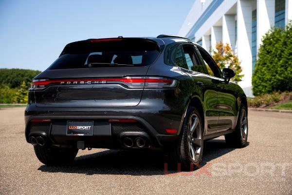 Used 2022 Porsche Macan  | Woodbury, NY